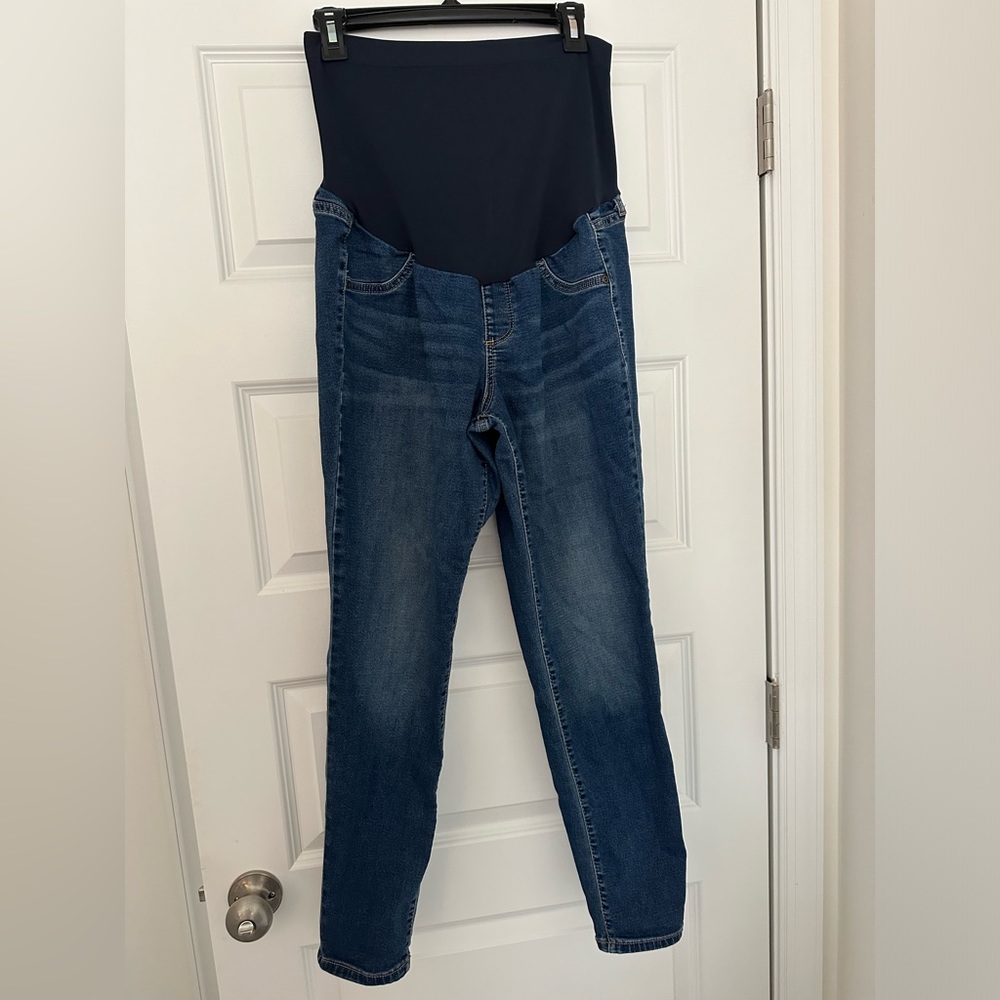 A glow maternity jeans 
Size maternity 16
Jegging